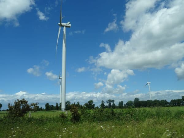 Une enquête révèle que 77 % des Français ont une bonne image de l'énergie éolienne.