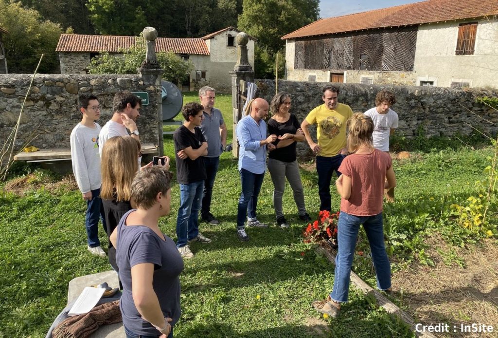 Depuis cet été, dans le cadre d’un service civique, six jeunes ont soutenu la création d’une boulangerie et d’un café associatifs, d’un festival, d’un jardin communal et de nombreuses animations dans trois villages d’Occitanie.