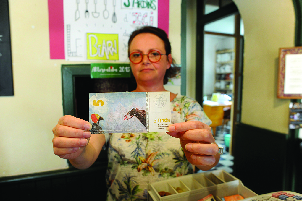 à l’épicerie sans fin, on peut régler en tinda, la monnaie locale du Béarn.