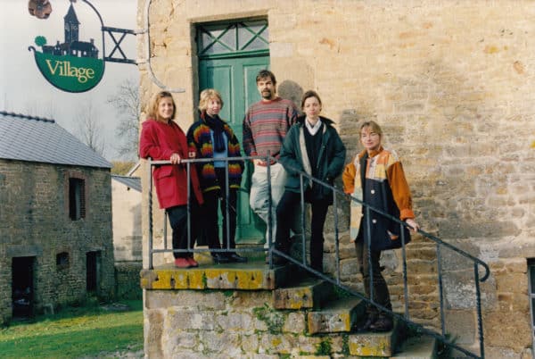 L'équipe de Village dans les années 1990.
