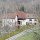 Campagne dauphinoise propriété de 2 maisons et 3 logements en parfait état (rivière) sur 2 ha, Isère (38)