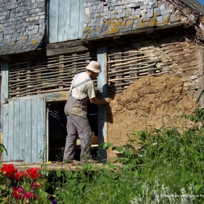 Durant les prochaines Journées du patrimoine de pays, organisées par huit associations nationales de protection du patrimoine partout en France du 27 au 29 juin, toutes les facettes de la terre seront explorées à travers plus de 1 000 animations