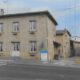Maison de village, de belles dimensions, polyvalente avec dépendances, au cœur de Civrieux, Ain (01)