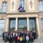 Des habitants de la Lande-Chasles devant l'Elysée