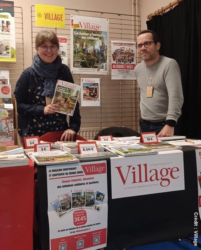 Village et l'association des lecteurs présents au 1er salon des médias indépendants, organisé à Rennes en avril 2026