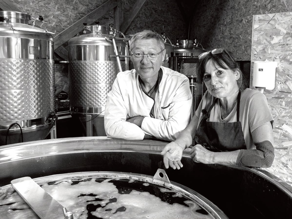 Face à l’inflation et la saturation du marché, les brasseries artisanales, motrices dans la vie des communes, doivent se réinventer.